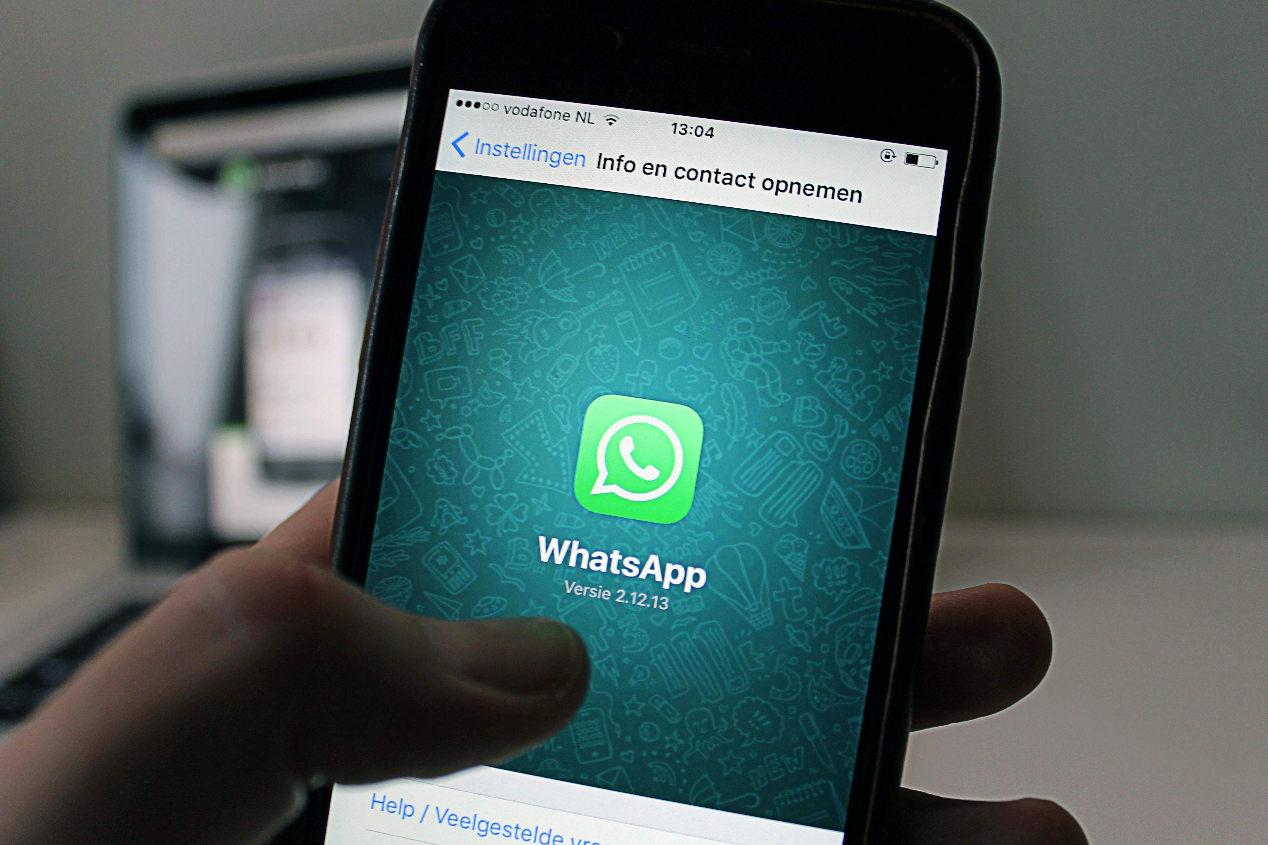 WhatsApp Chatroom